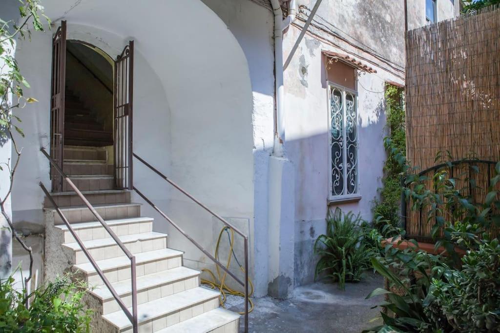 Апартаменты Casa Panoramica Кастелламмаре-ди-Стабия Экстерьер фото