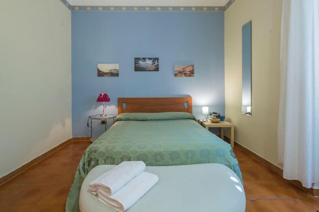 Апартаменты Casa Panoramica Кастелламмаре-ди-Стабия Экстерьер фото