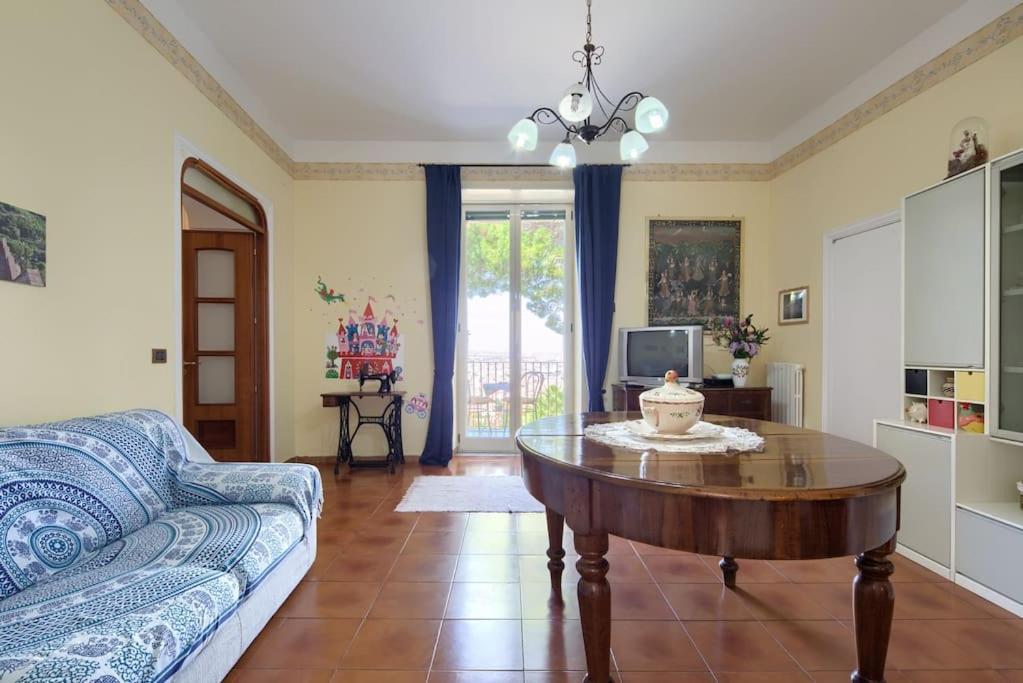 Апартаменты Casa Panoramica Кастелламмаре-ди-Стабия Экстерьер фото